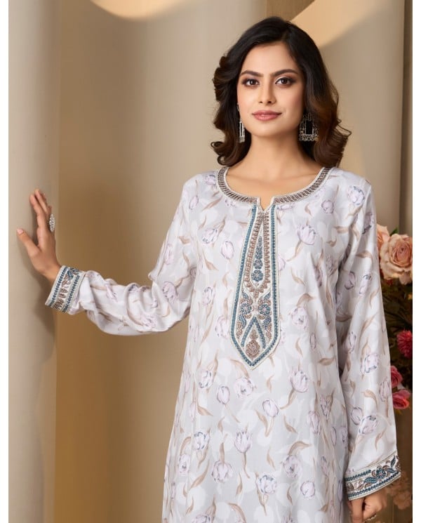 Sophisticated Tulip Print Embroidered Jalabiya