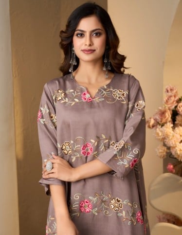 Elegant Floral Mauve Jalabiya