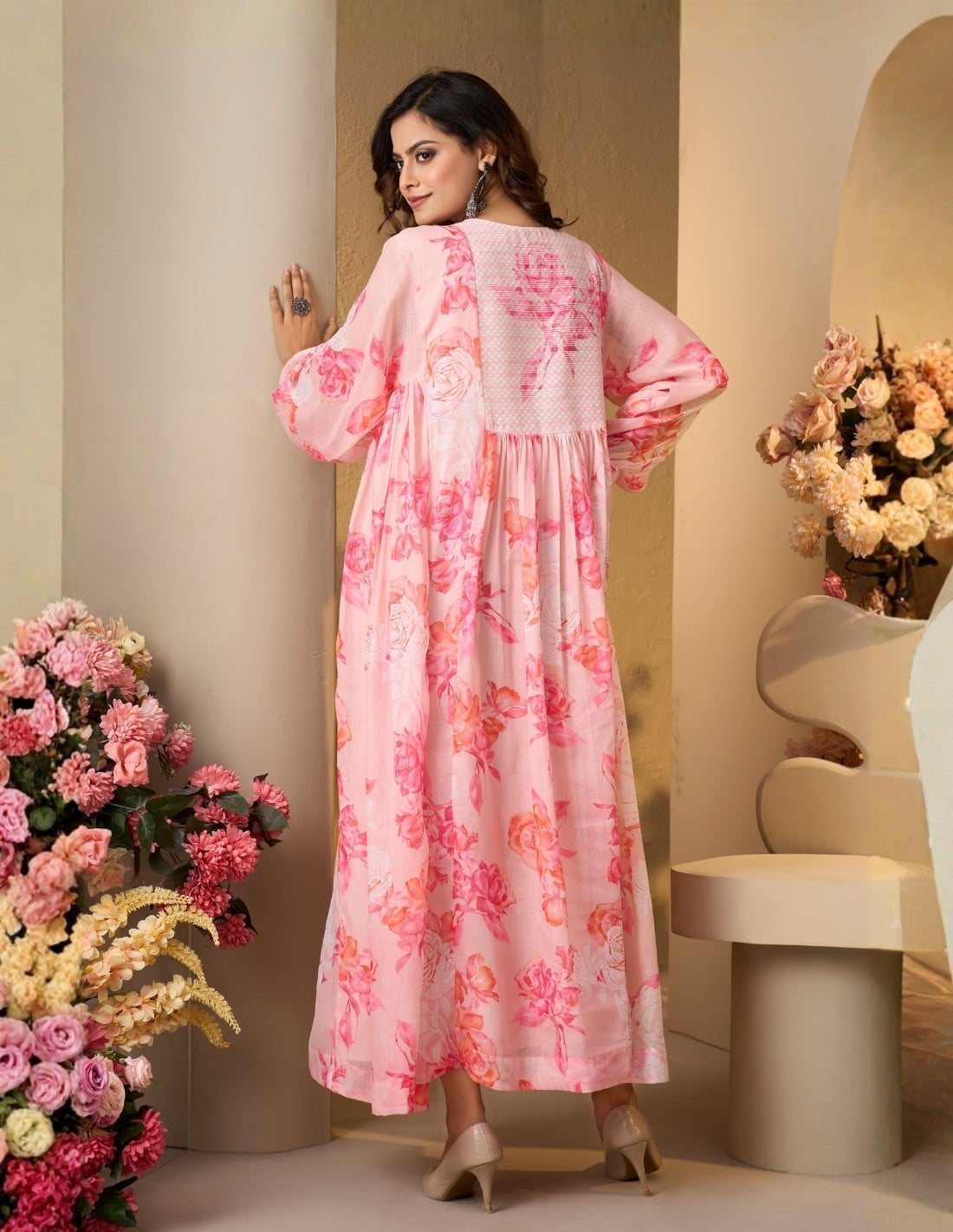 Elegant Floral Pink Jalabiya