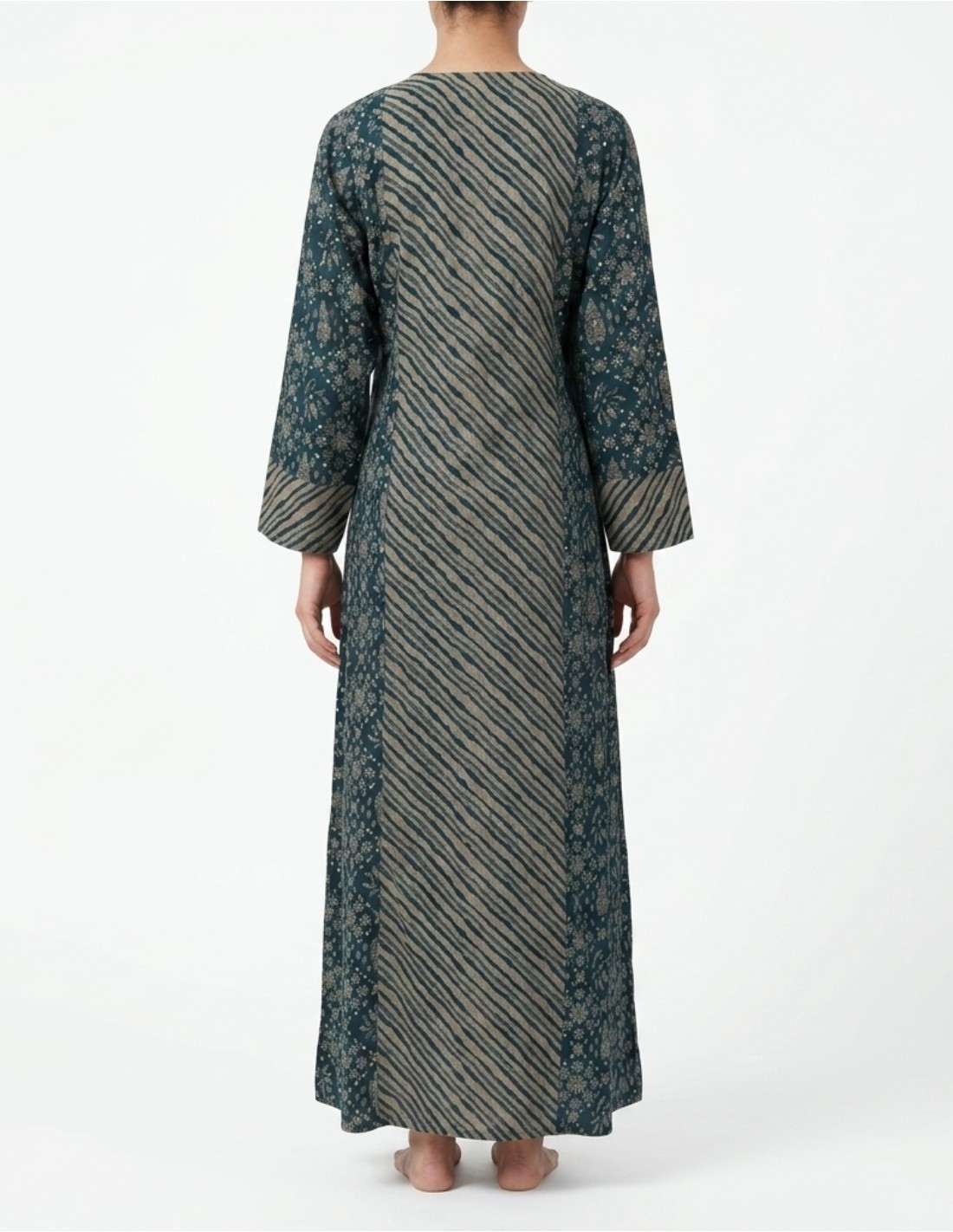 Elegant Patterned Jalabiya with Ethnic Accents