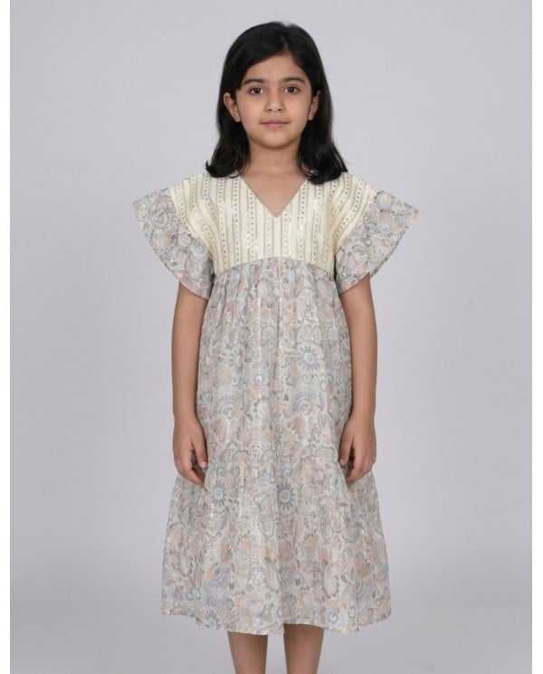 Kids Floral Print Flutter Sleeve Jalabiya with Sequin Accents