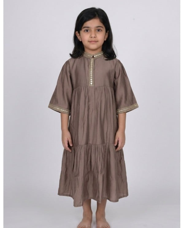 Girls' Earthy Brown Tiered Jalabiya with Gold Embroidery