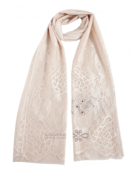 Lace shawl with cloves